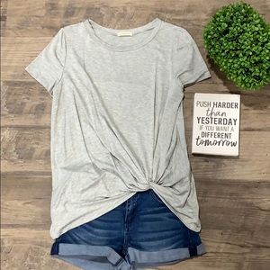 Gray tee with cinch front